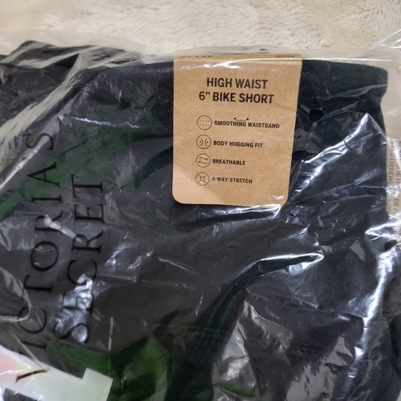 Pink VS high waist bike shorts - Picture 6 of 9